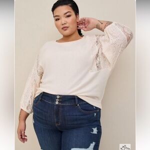 NWT Torrid Classic Fit Super Soft Plush With Lace Sleeves Sweatshirt Size 3
